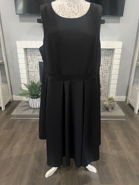 torrid Black Sleeveless Midi Dress